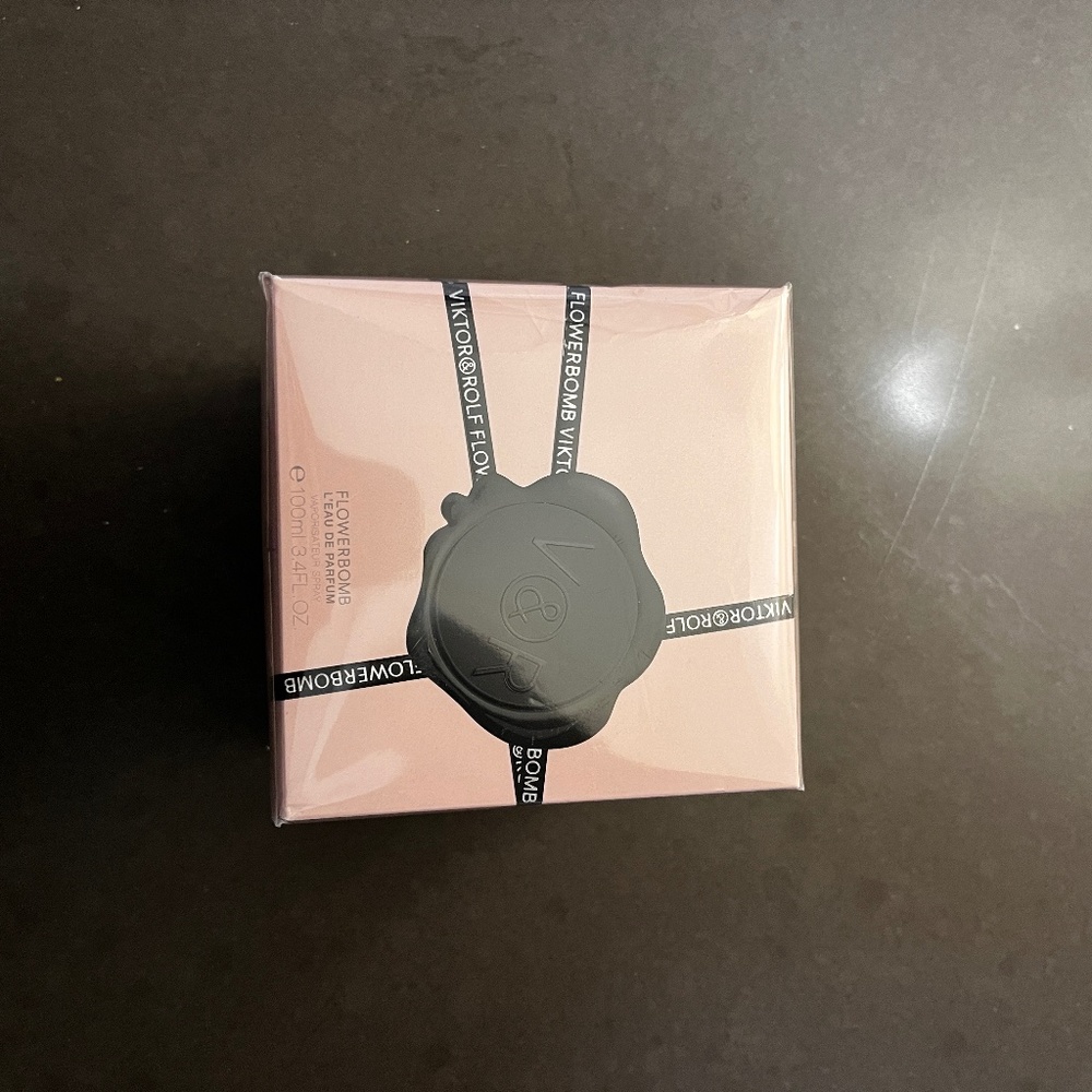 NWT Victor & Rolf Flowerbomb
